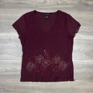 The Limited Burgundy Floral Embroidered Lettuce Hem V-Neck Tee‎ Top Large